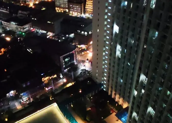 Linda's * Manila