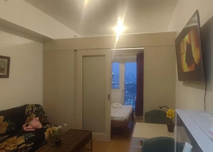 Linda's Apartment