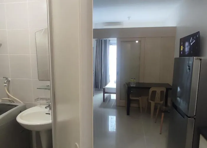 Linda's Apartment