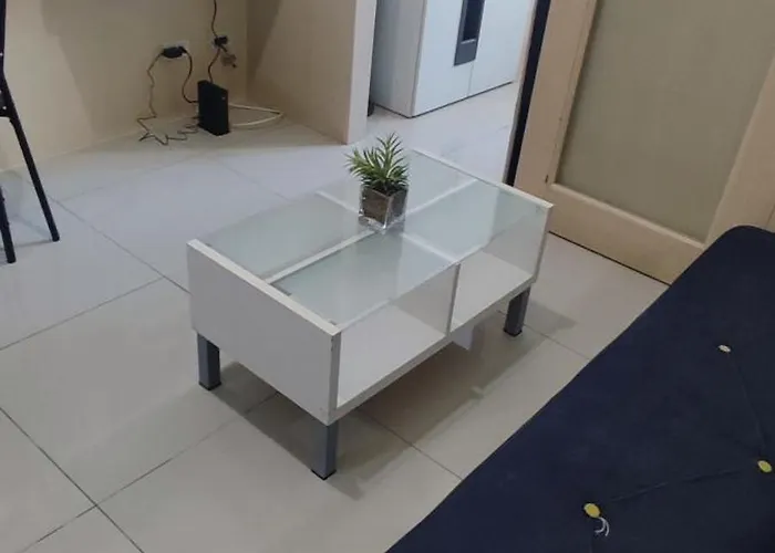 Linda's Apartment