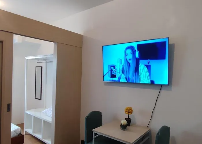Linda's Apartment *