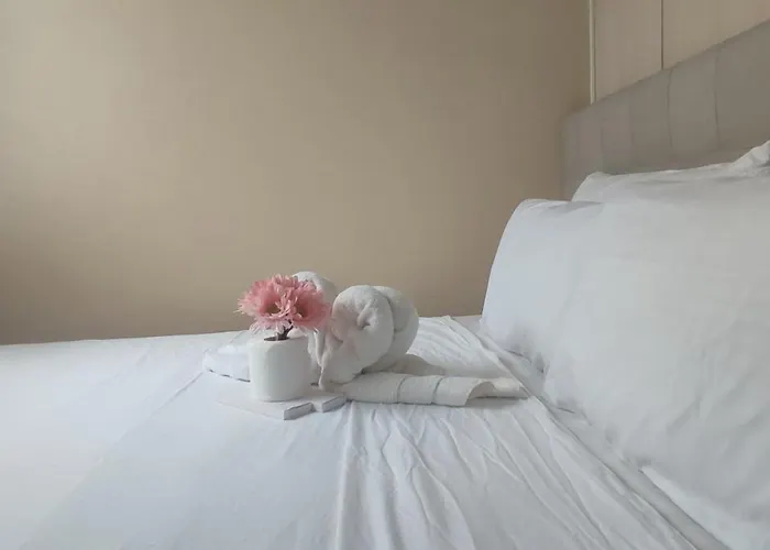 Linda's Apartment *
