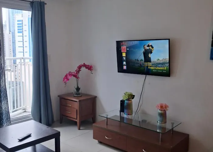 Linda's * Manila