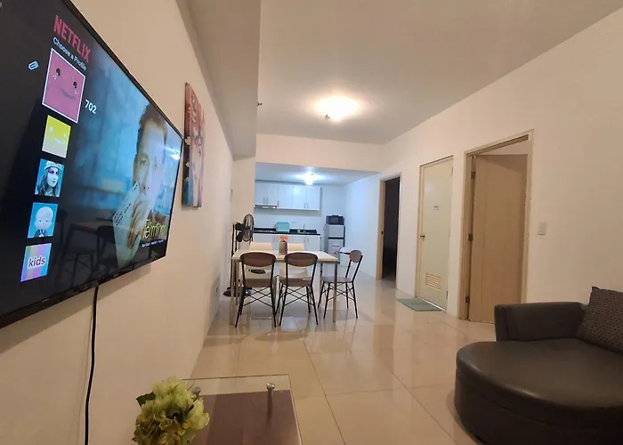 Linda's Apartment